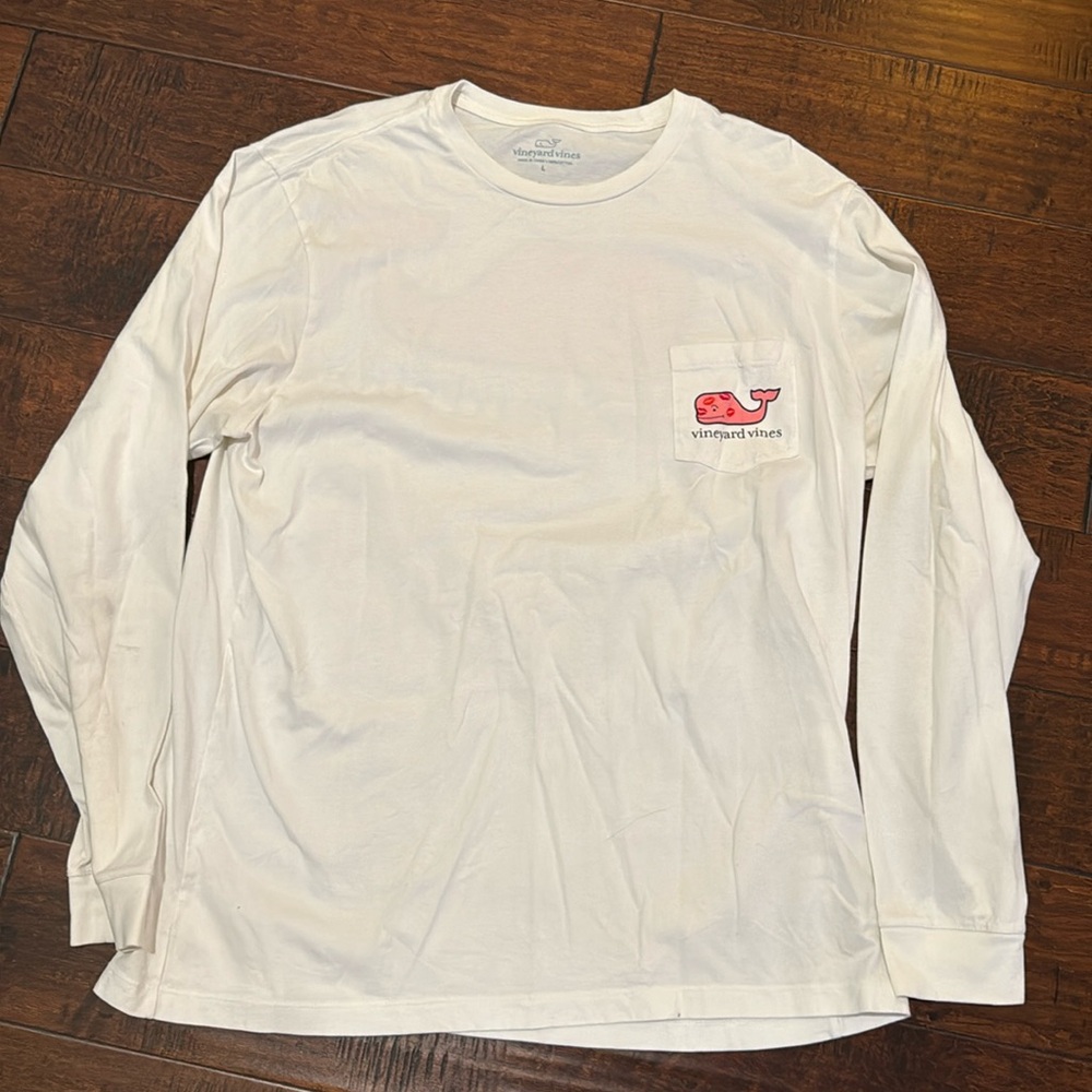 Men’s L Vineyard Vines LS tee